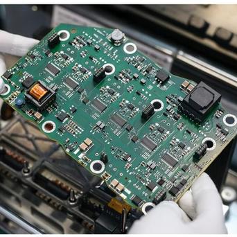 现货原厂 TLV7101828QDSERQ1 汽车级 LDO 芯片 为 ECU 集成电路提供稳定动力
